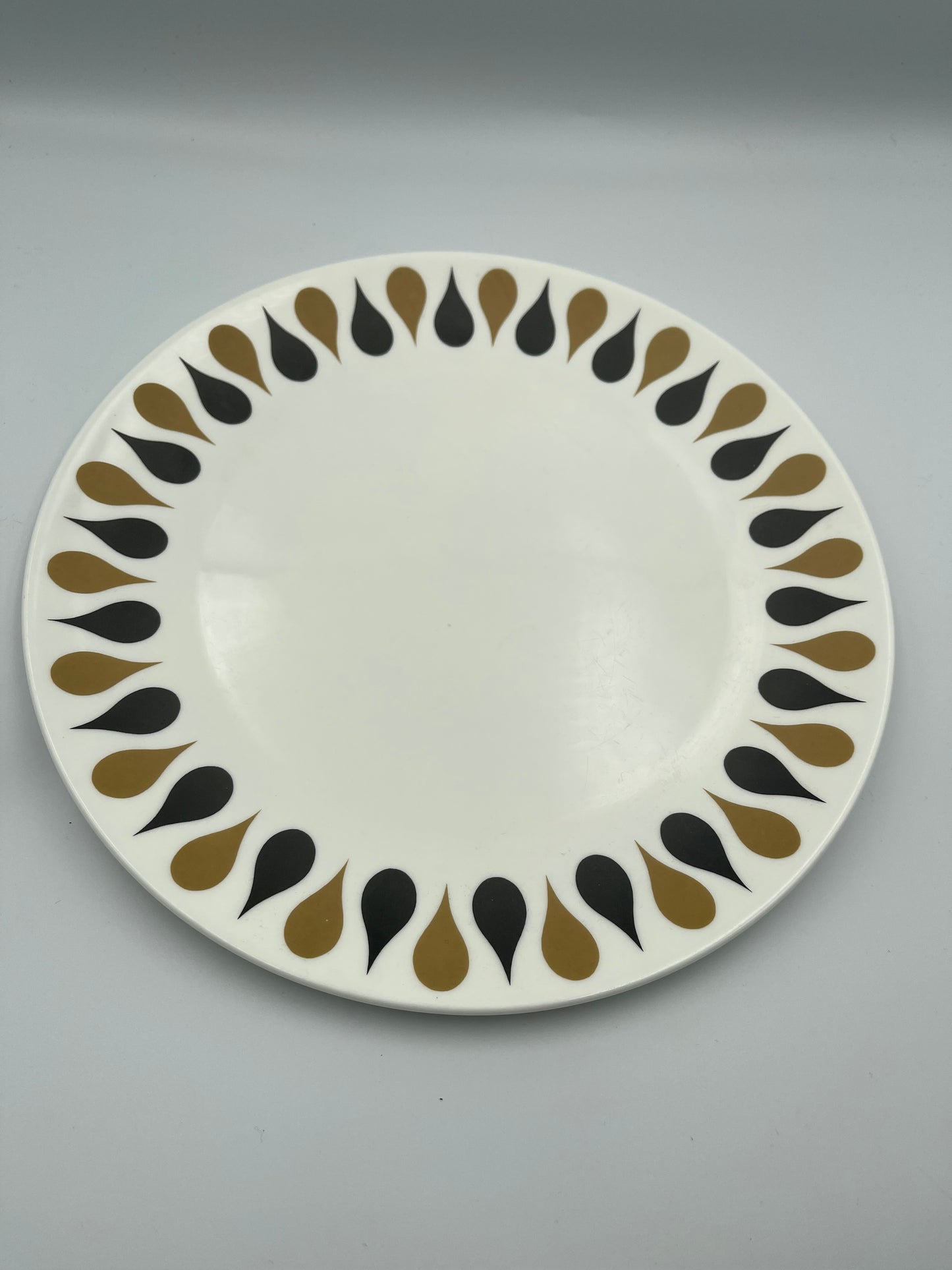 Susie Cooper Diablo fine bone china dinner plate.