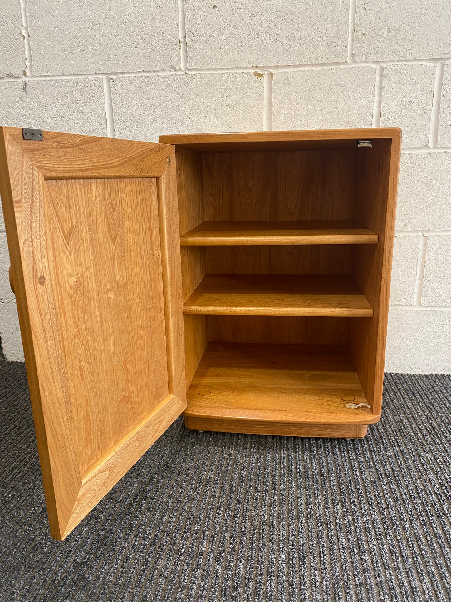Single door Ercol Windsor cabinet #1008