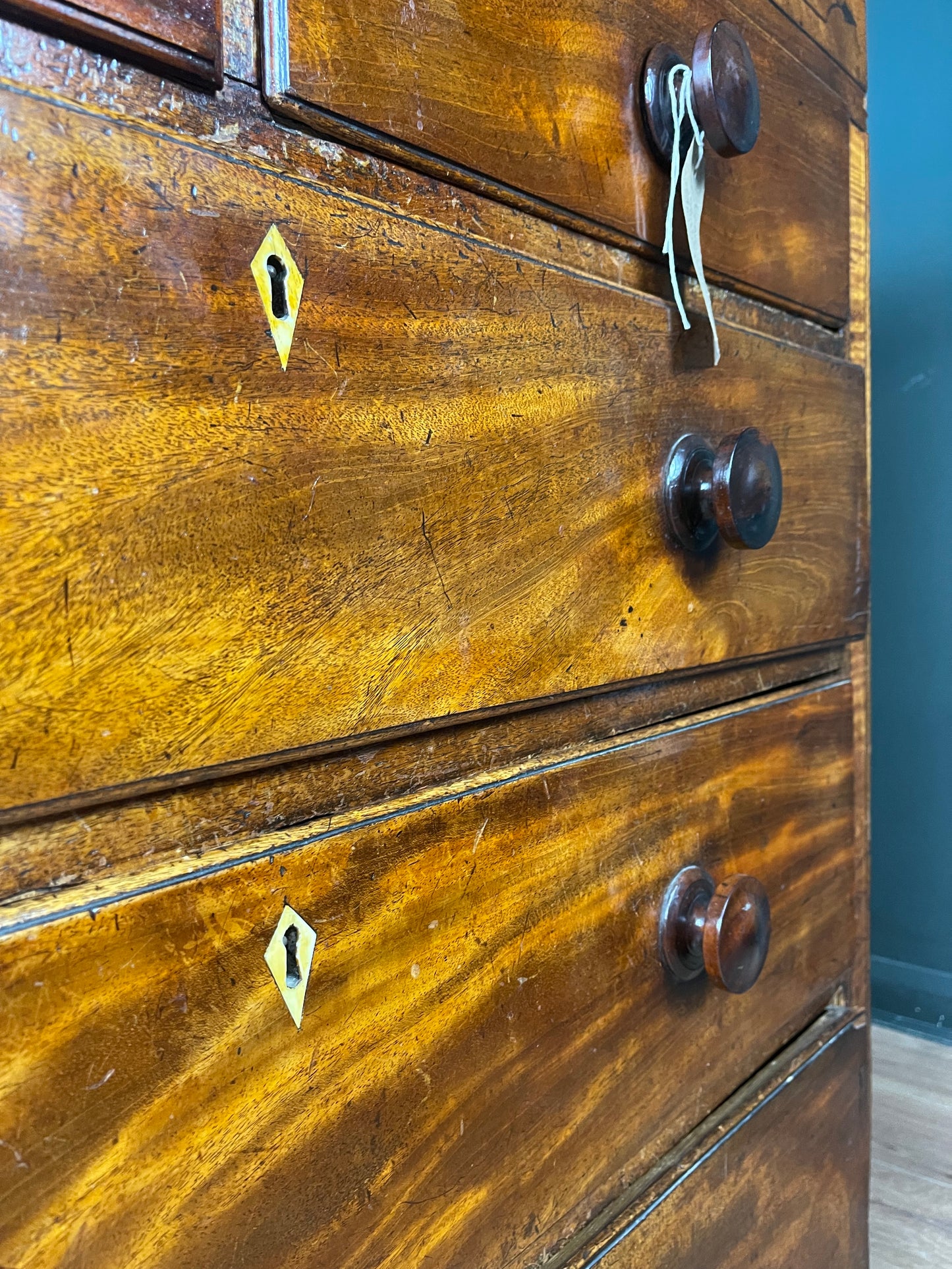 Large Victorian mahogany chest of drawers