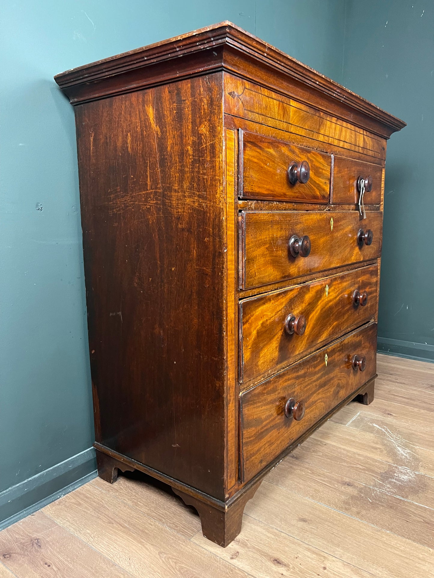 Large Victorian mahogany chest of drawers