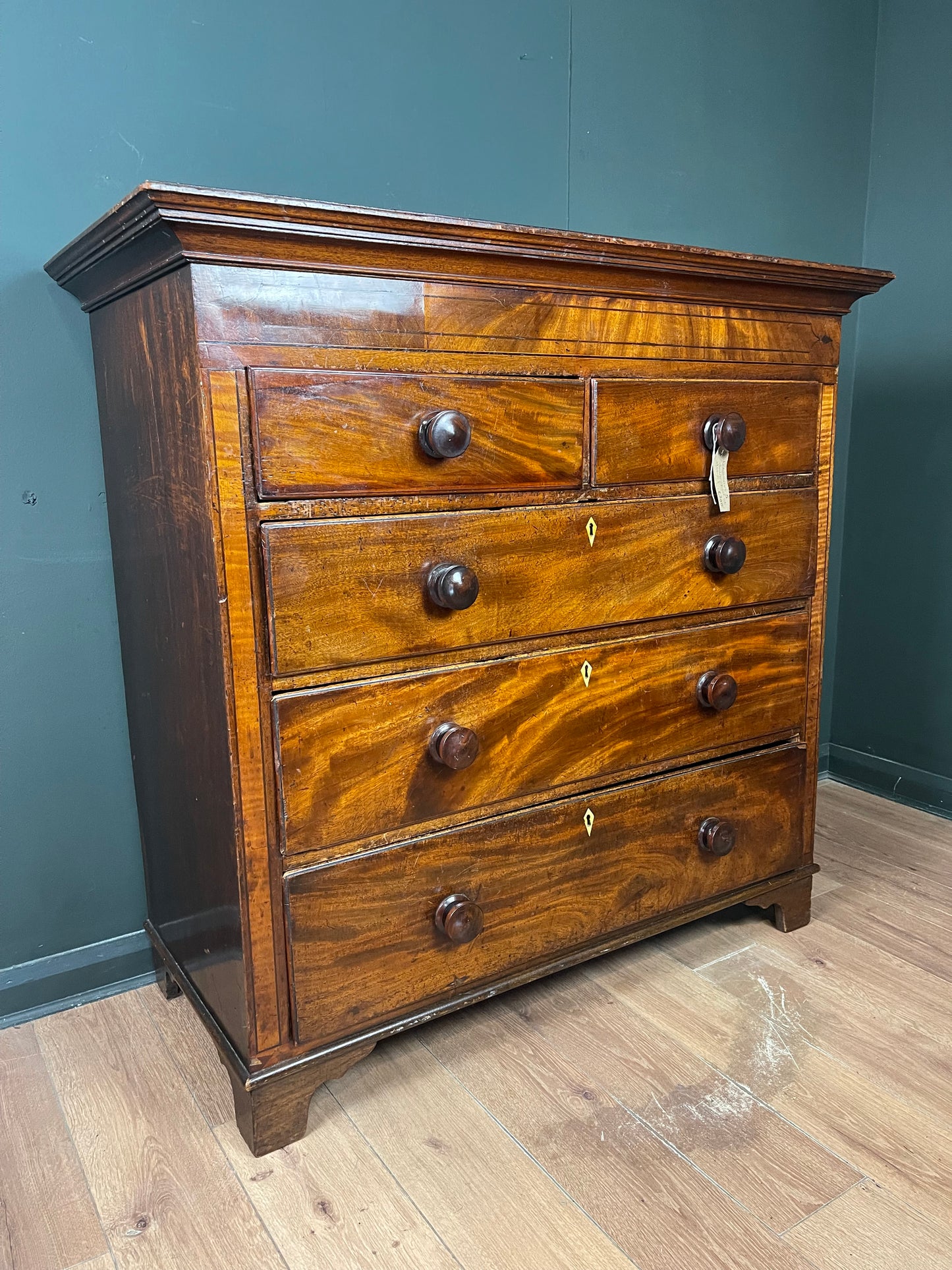 Large Victorian mahogany chest of drawers