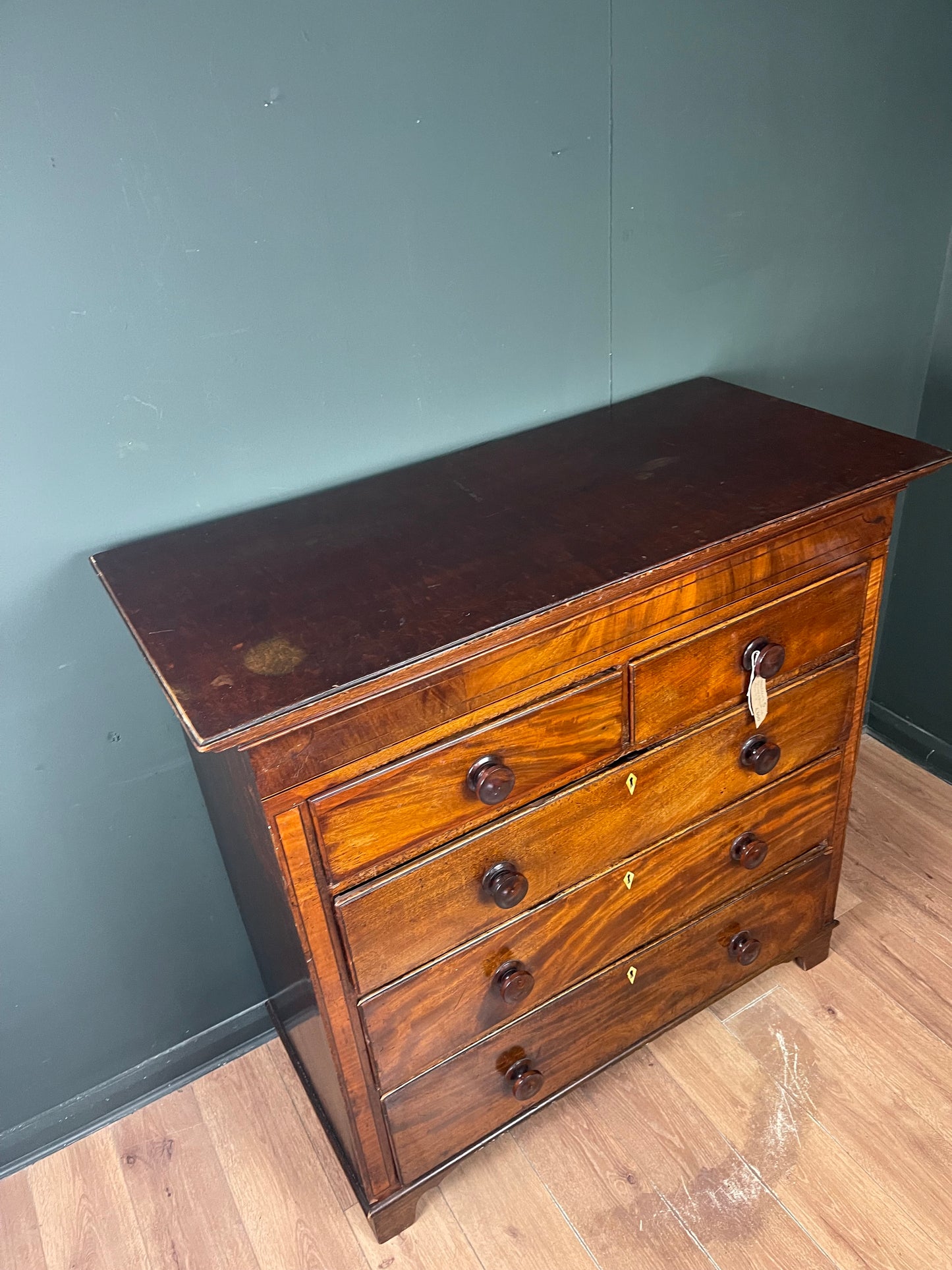 Large Victorian mahogany chest of drawers