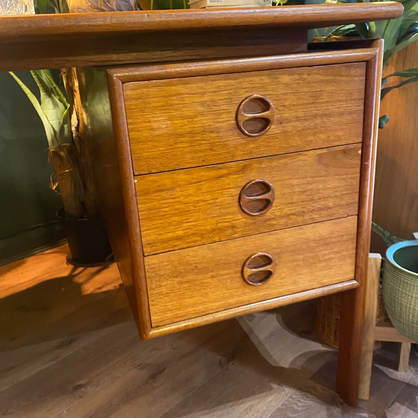 Danish Teak Midcentury desk by Arne Vodder