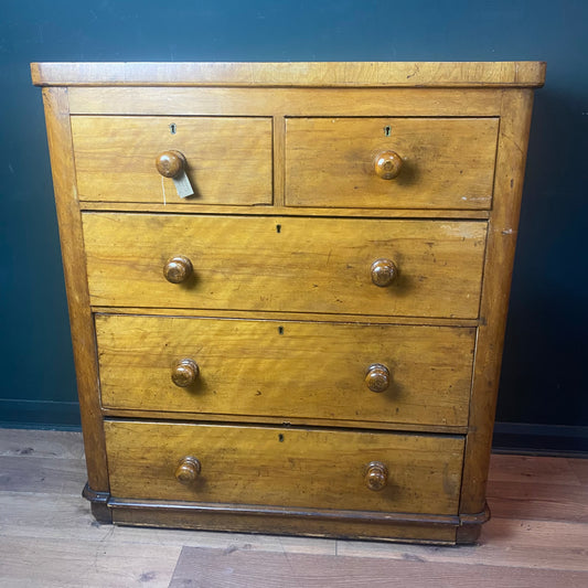 Victorian chest of drawers
